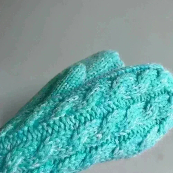 NWT Just Cozy One Size Blue Knit Mittens Acrylic Polyester  Winter Warm - Picture 7 of 12